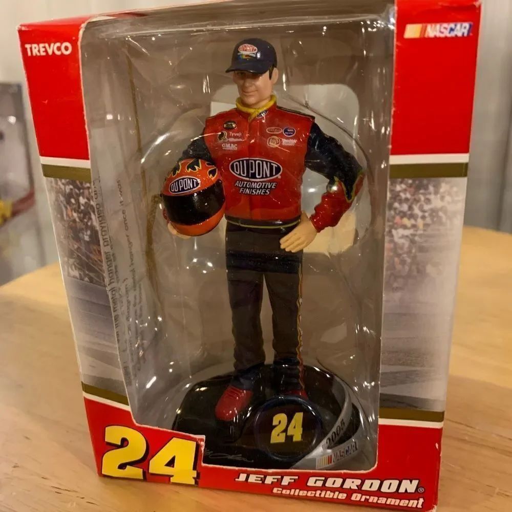 24 Jeff Gordon Ornament 2004
